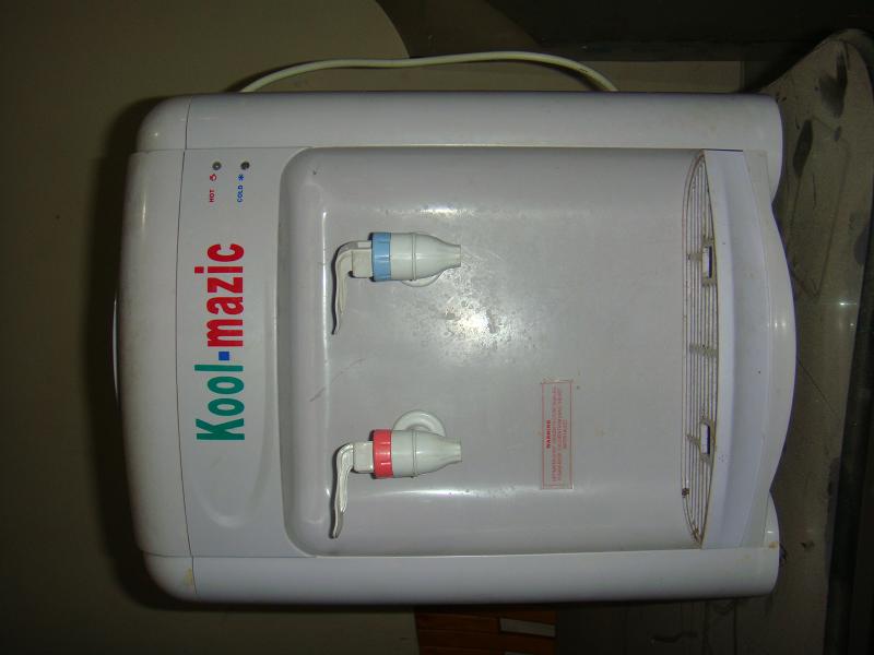 hot and cold water dispenser